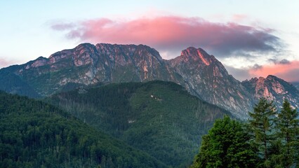 Giewont widziany z Zakopanego o zachodzie słońca © Michal45