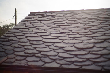 Tejado de pizarra en casa r&uacute;stica