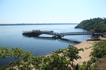 Obraz premium paisagem do rio negro, em novo airão, amazonas 