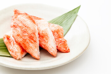 白背景にカニカマ