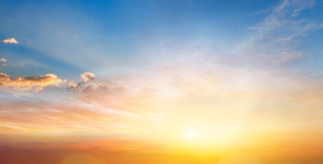 Obraz premium Sunset Sky cloud in the Morning Sunrise with Orange