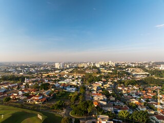 Obraz premium Foto aérea da cidade de Campinas, uma das maiores cidades do estado de São Paulo