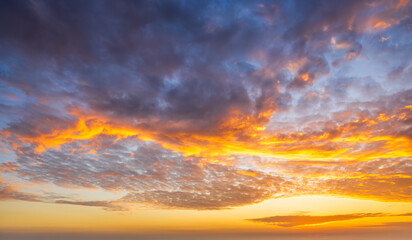 Fototapeta premium Spectacular sky cloud natural landscape at dusk. Beautiful sky clouds background.