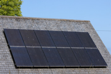 Naklejka premium PV Anlage, Photovoltaikanlage, solar panels, Installation, Einsparungen