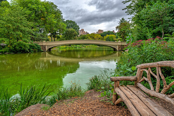 Fototapeta premium Bow bridge i early summer