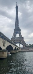 Obraz premium eiffel tower city