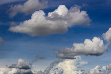 Obraz premium big white clouds in blue sky