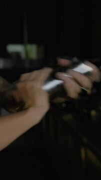 Making cocktails 4KUHD slow motion 120fps (2160x3840, 30fps, 15Mbps, H264)
