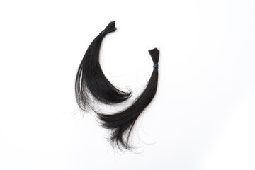 カットされた黒い髪