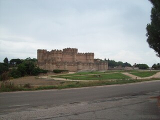 Vista completa del castillo de Pedraza