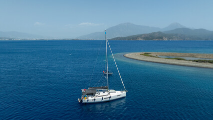 Fototapeta premium yacht in the sea