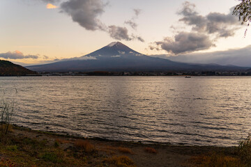 夕暮れの富士山【河口湖より】