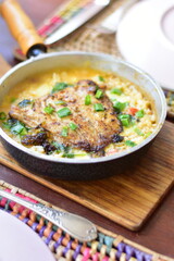 A culinária da França compreende uma grande variedade de pratos e de grande prestígio no mundo, principalmente no ocidente. A grande variedade de queijos, vinhos, carnes e doces é presente