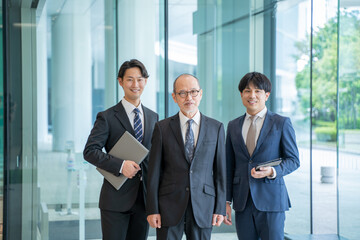 代表取締役社長と男性ビジネスマン