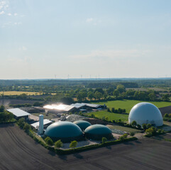 Biogasanlage aus der Luft Perspektive mit einer Drohne aufgenommen