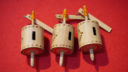 Indonesia's traditional children's toys in the past, namely the gangsing