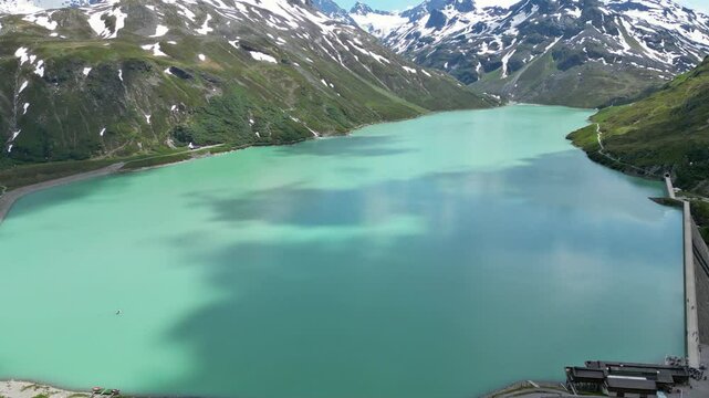 Bielerh&ouml;he, &Ouml;sterreich: Pull-up Aufnahme am Silvrettasee