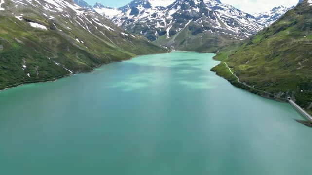 Bielerh&ouml;he, &Ouml;sterreich: Pull-up Aufnahme des Silvretta-Stausee