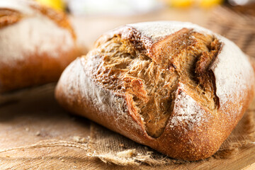 Délicieux  pain tradition croustillant  réalisé par un artisan boulanger dans une boulangerie