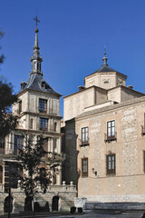 Fototapeta premium Toledo City Hall, also known as the Ayuntamiento de Toledo, is a historic building located in the heart of the city, sharing the Plaza del Ayuntamiento