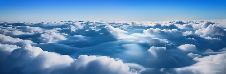 Obraz premium 雲の上の青空、一面に広がる雲海の風景