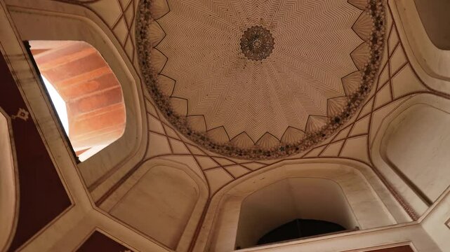 Humayun&rsquo;s Tomb, interior celling design in delhi, india. 4k daytime