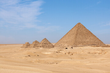 pyramids of giza