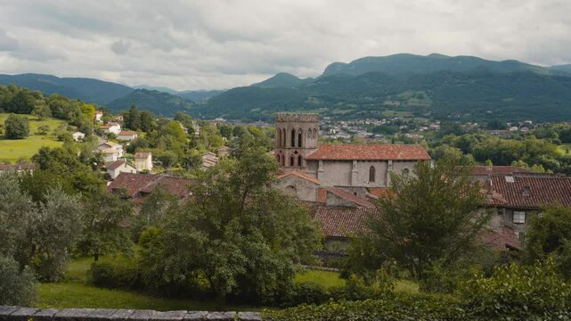 Famous French landmark, religious establishment, tourist destination