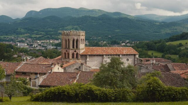 Located Pyreneen foothills, UNESCO World Heritage site, Cathedral monuments
