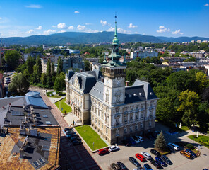 Bielsko-Biała, Neorenesansowy zabytkowy ratusz, zamek, pałac, Beskidy, góry Beskidzkie, Beskid Śląski, rynek, Ratusz