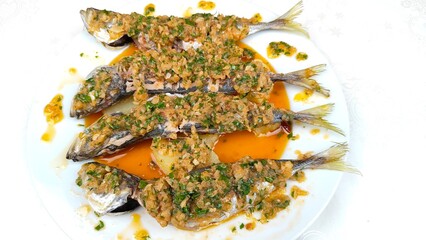 Carapau com molho &agrave; espanhola, receita de peixe