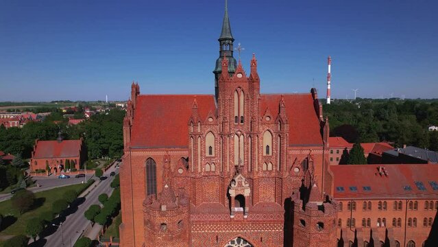 Piękna katedra w jednym z Polskich miast.