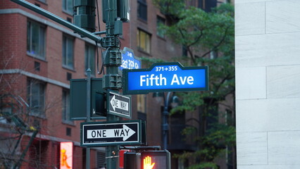 Obraz premium The road signs located in the manhattan streets in New York