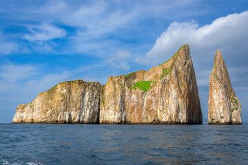 Roca en el medio del mar - Kicker Rock - León Dormido - Isla San Cristóbal - Islas Galápagos - Ecuador