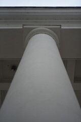 White column close up for message on post.
