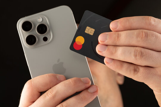 Using mastercard to pay online with smartphone