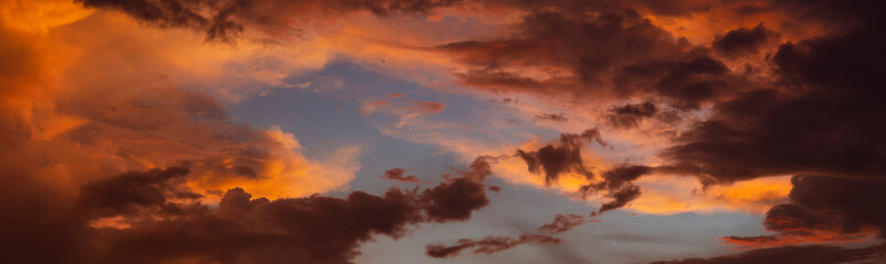 Fototapeta premium atardecer, panoramica, cielo, naranja, hermoso atardecer, paisaje, puesta de sol
