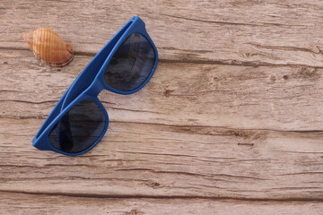 caracola marina gafas sol simbolos verano relax tranquilidad  