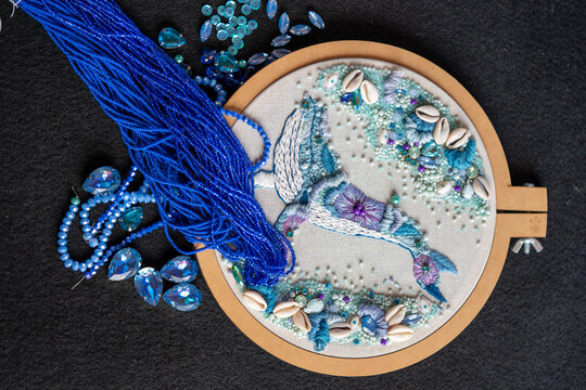 Bordados con Pedrer&iacute;a Fina: Arte y Elegancia en Cada Puntada para Decoraci&oacute;n y Moda