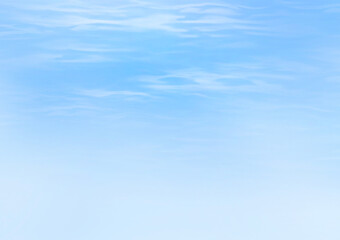 うすい雲と青空 