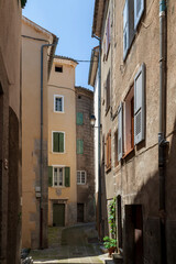 Entrevaux, village médiéval, ville forteresse, France, photographie de voyage, château, remparts, photographie urbaine