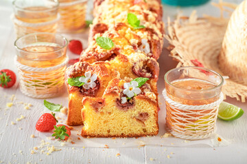 Tasty strawberry yeast cake made of crumble and fresh fruits.