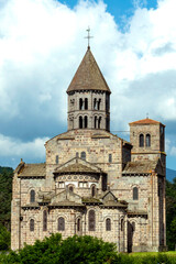 Fototapeta premium Eglise romane de Saint-Nectaire, Parc régional des volcans d'Auvergne, Puy de Dôme, Auvergne-Rhone-Alpes, France