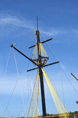 Boote und Fischerboote im Hafen von Urla Türkei