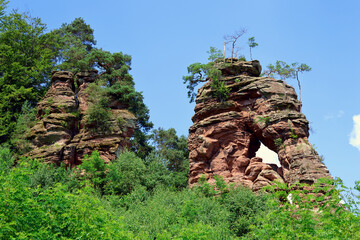Felsformation Schillerfelsen im Pfälzerwald bei Dahn im Landkreis Südwestpfalz im deutschen...