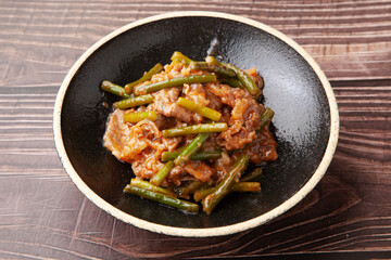 牛肉とニンニクの芽の炒め物