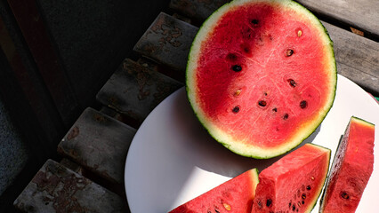 種がいっぱいのすいか