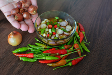 Chili and Garlic To make chili fish sauce as food