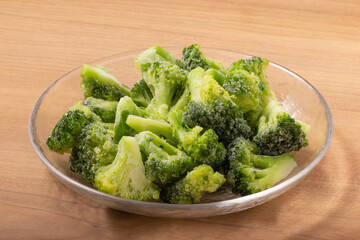冷凍　ブロッコリー　（ボイル済み）