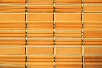 デザイン的なレンガ模様の外壁